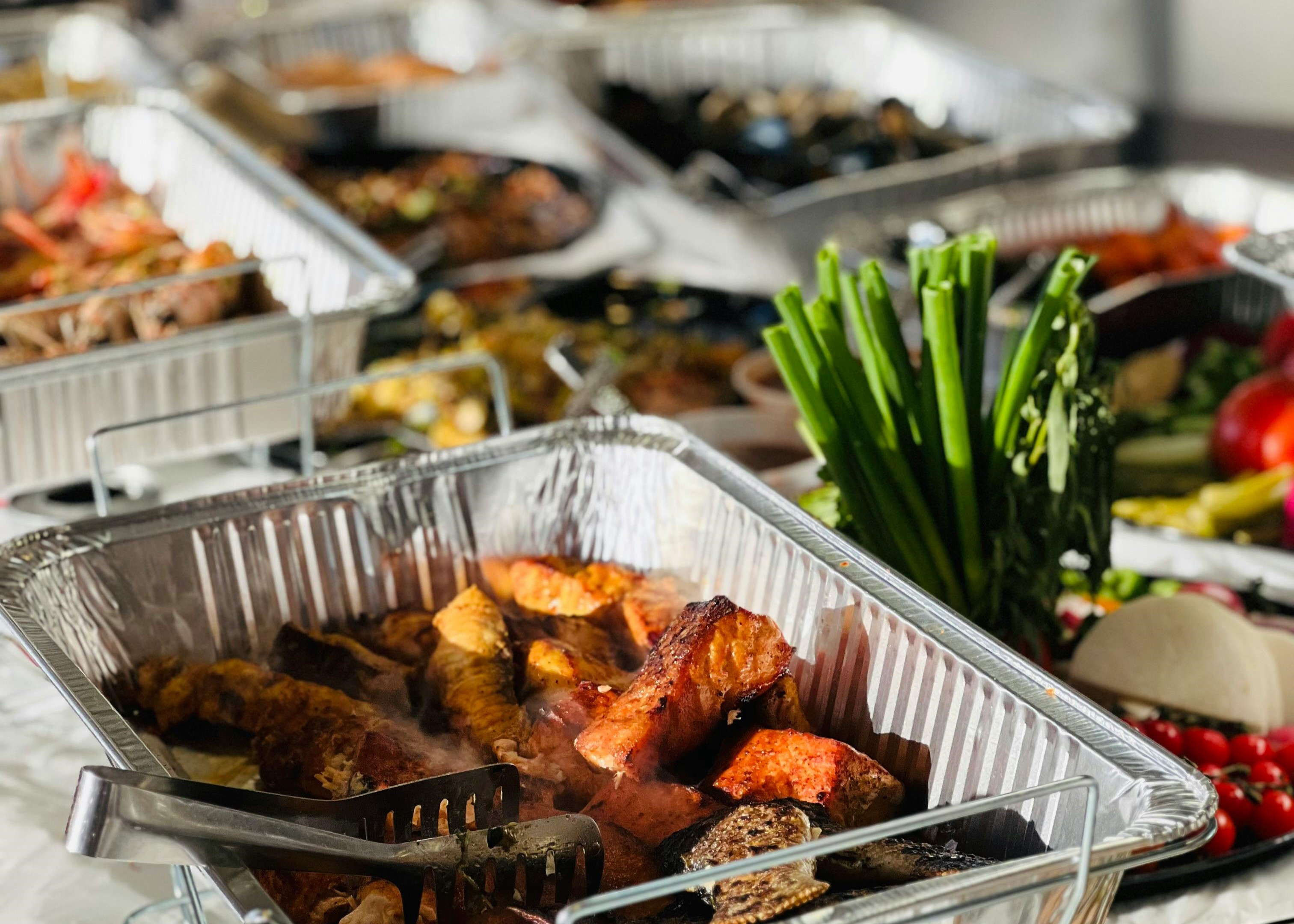 Lefkoşa catering hizmeti – toplu yemek sunumu ve sebze garnitürleri